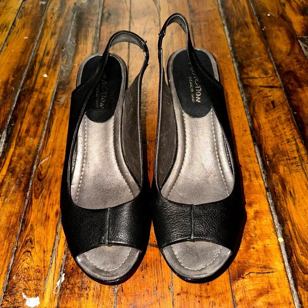 Kenneth Cole Reaction Sole Envy Platform Wedge Sandals Women's Size 10 Black